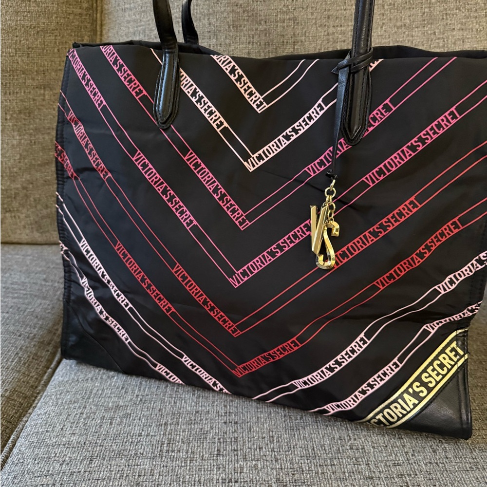 Victoria's Secret Chevron Black and Pink Tote - Picture 6 of 6
